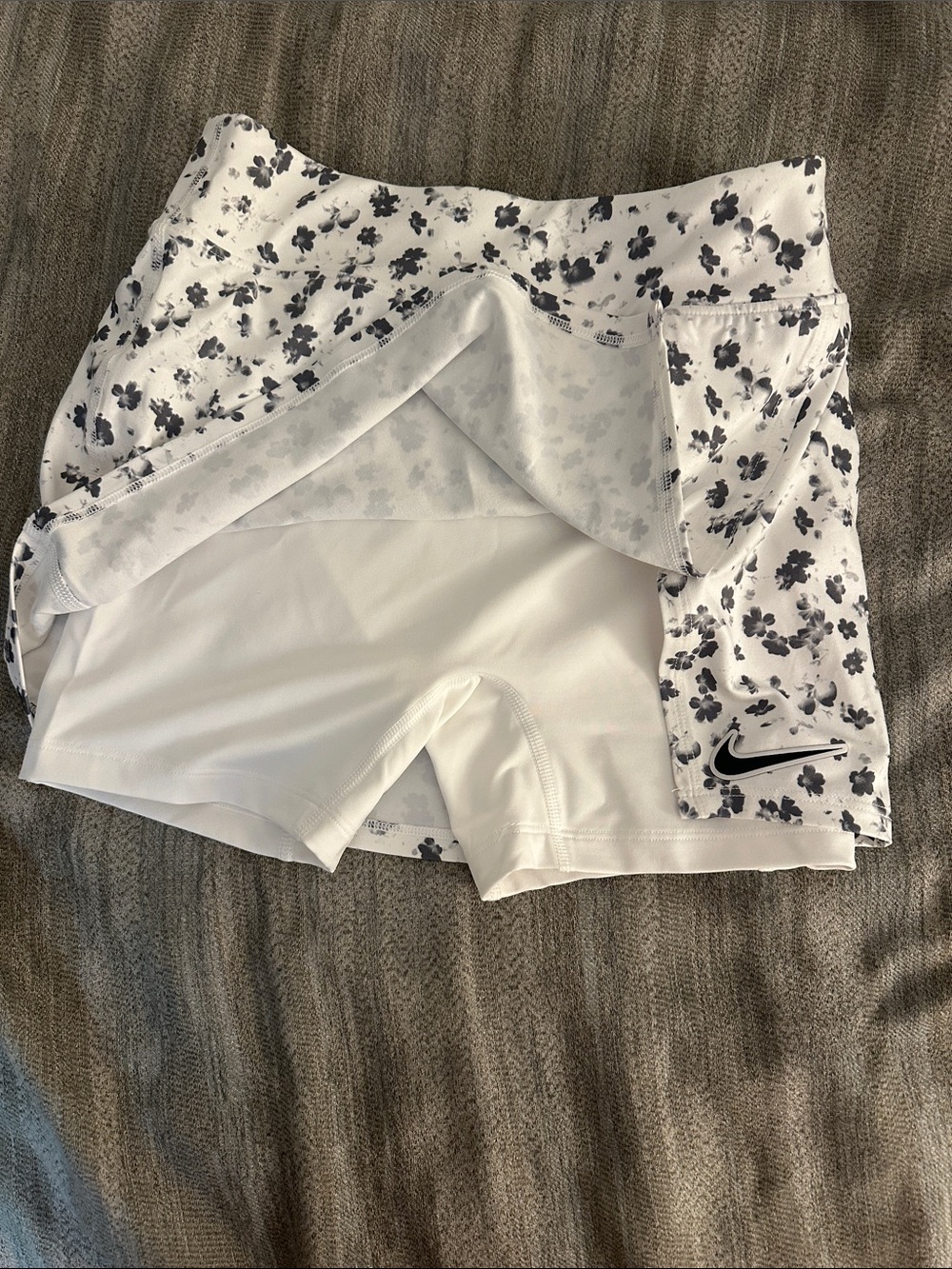 Nike Floral Tennis Set — White with Black Flower Print - Picture 7 of 8